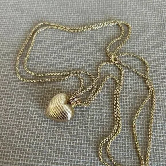 BEST Roxanne Assoulin The Mini Florentine Heart Pendant Necklace Gold - Picture 4 of 5